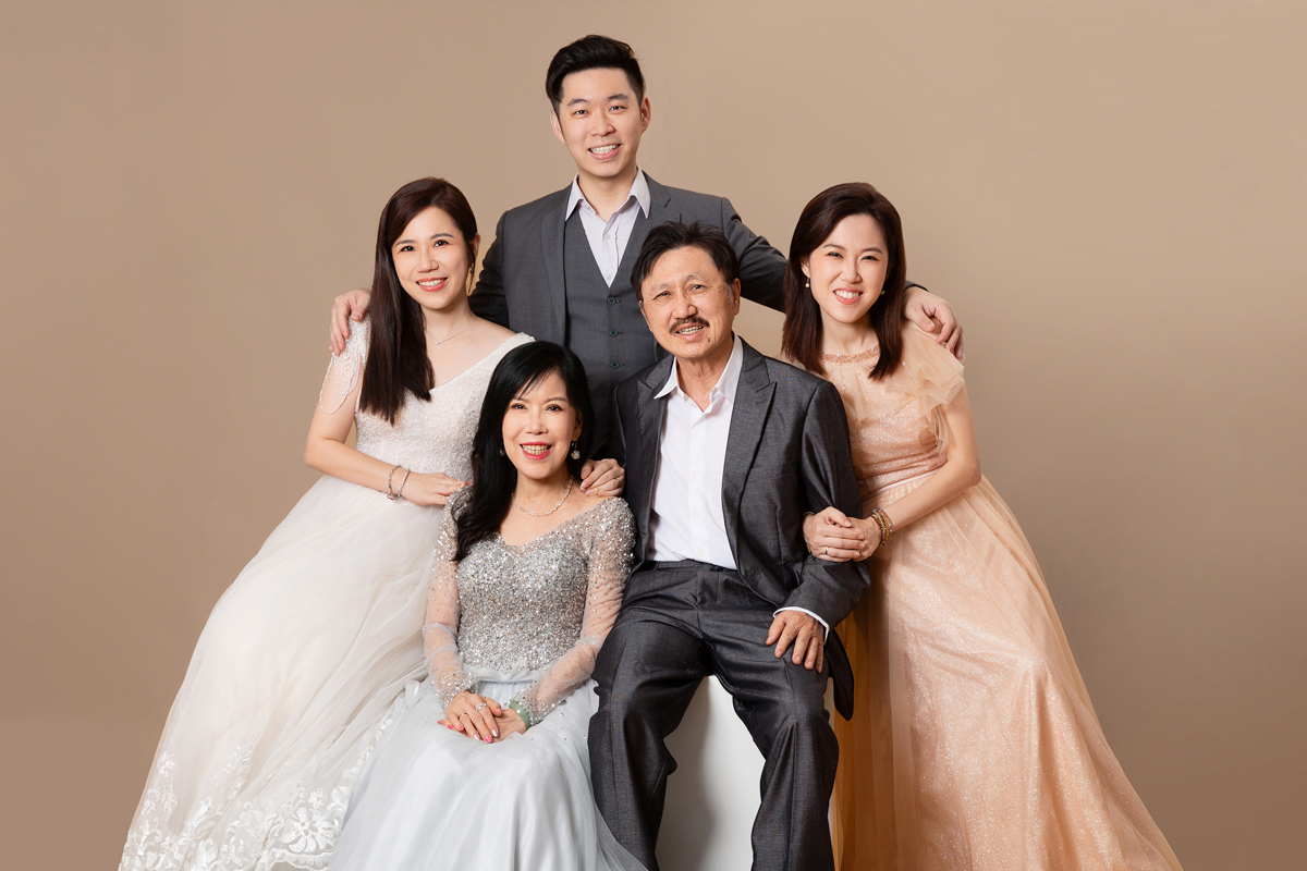 Parents and children family portrait in Selangor