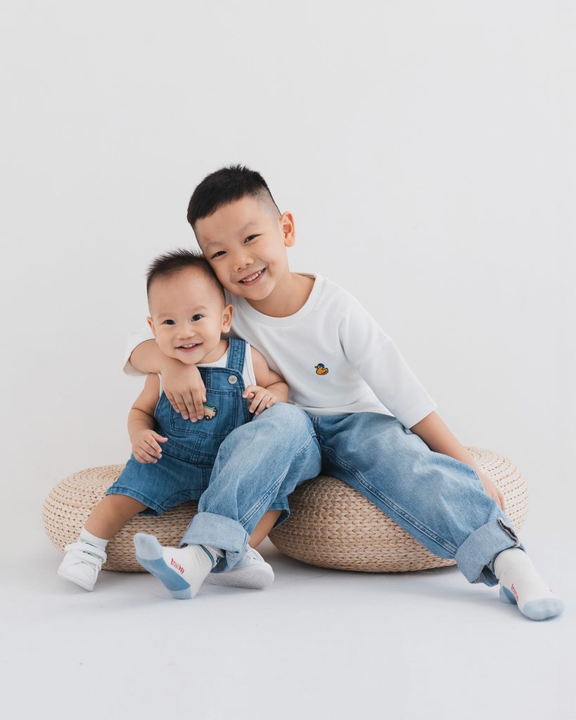 Sibling portrait during a family photography session