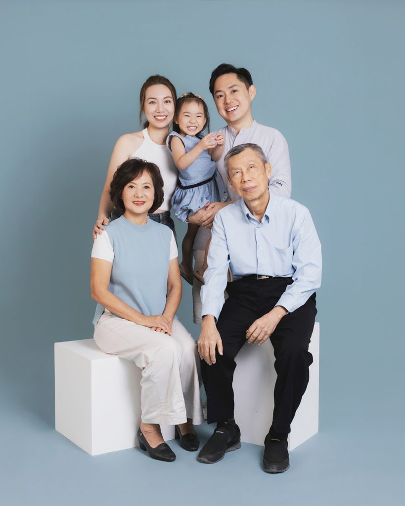 Timeless family portrait at Welight Studio